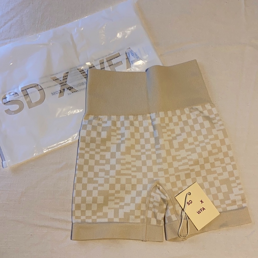 Sarah’s Day seamless bike short - oat milk